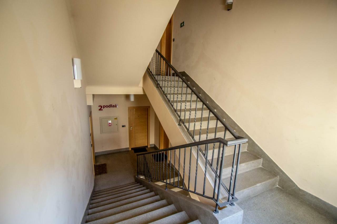 פראג Unique Charles Bridge 2Bdr Apartment. מראה חיצוני תמונה