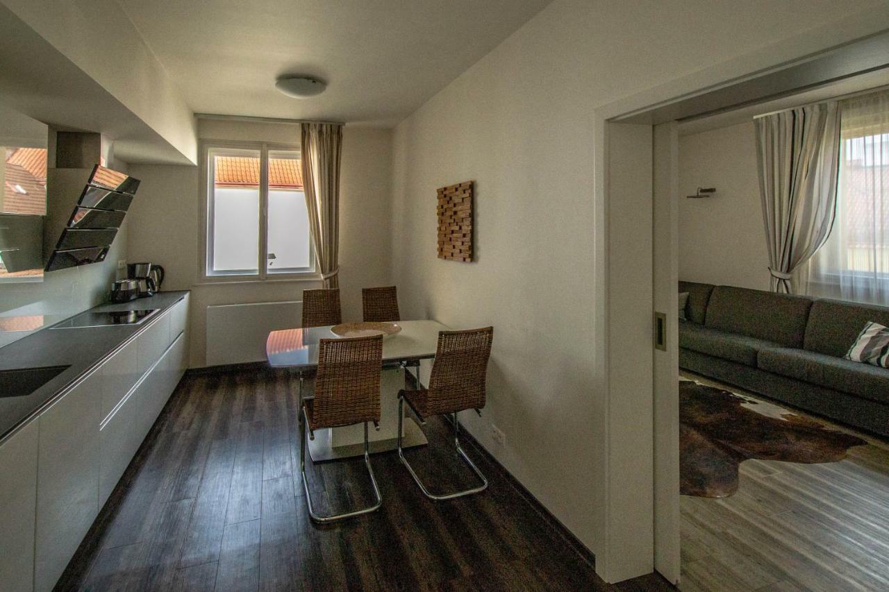 פראג Unique Charles Bridge 2Bdr Apartment. מראה חיצוני תמונה